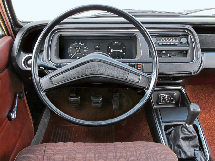  Ford Granada L 4-Door 1972 года  (фото 11 из 13)